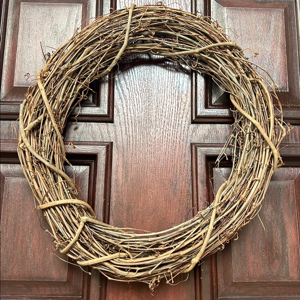 ASHLAND Wrapped & Woven Natural Grapevine Wreath